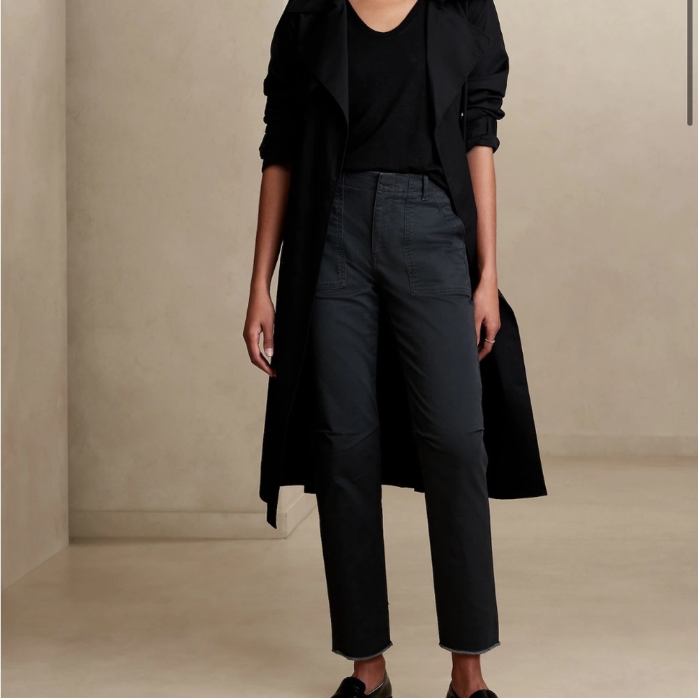 Banana Republic, authentic girlfriend Chino - Black (NWT)